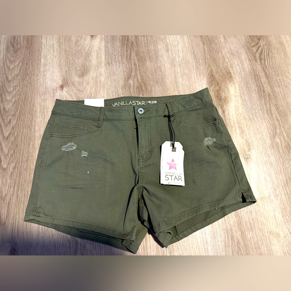 Womens Shorts Mid-Rise New With Tags Size 13